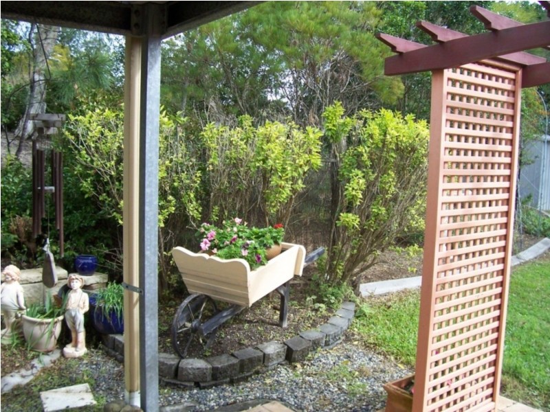 6 Stephenson Place, Monkland QLD 4570