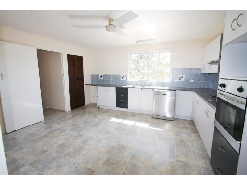 4 Browns Road, Victory Heights QLD 4570