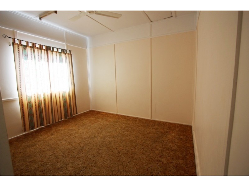 4 Browns Road, Victory Heights QLD 4570