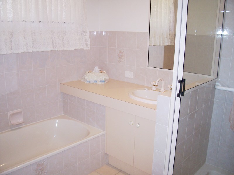 5 Woonga Court, Southside QLD 4570