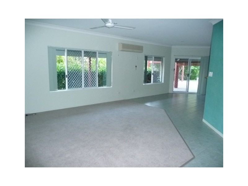 5 Farmborough Court, Southside QLD 4570