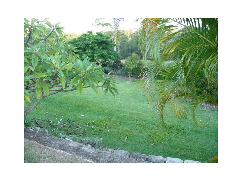5 Farmborough Court, Southside QLD 4570