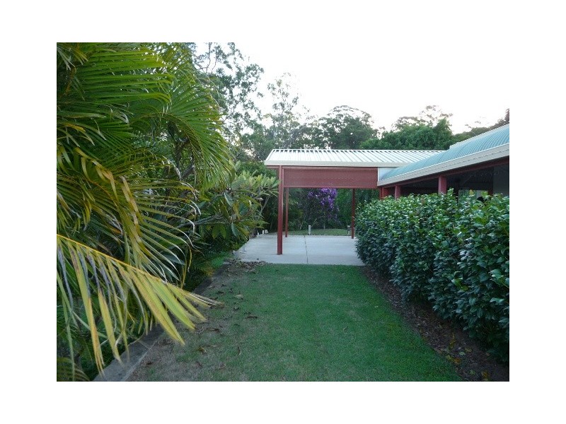 5 Farmborough Court, Southside QLD 4570