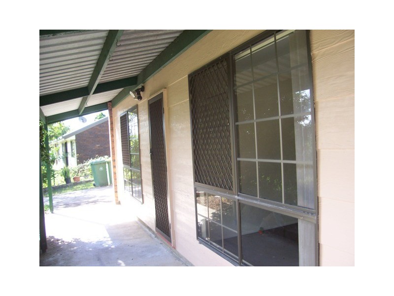 2 Lehn Ct, Monkland QLD 4570