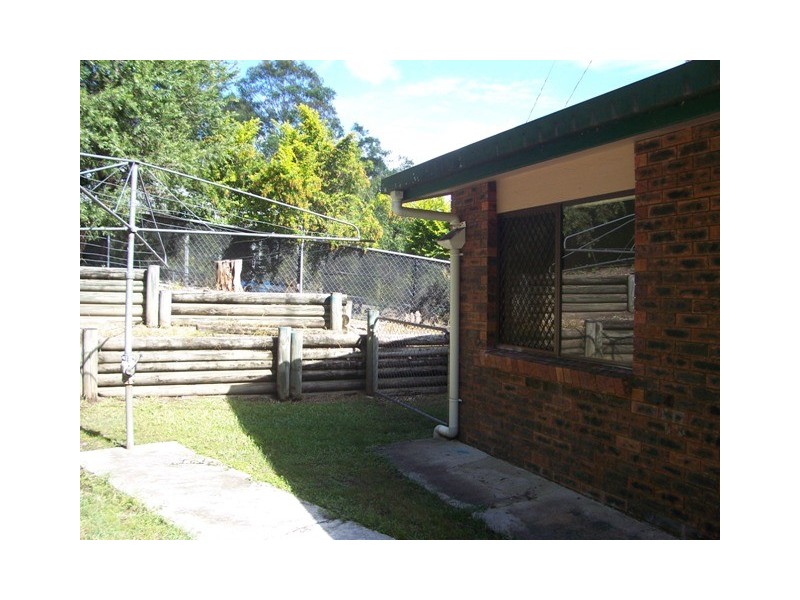 2 Lehn Ct, Monkland QLD 4570