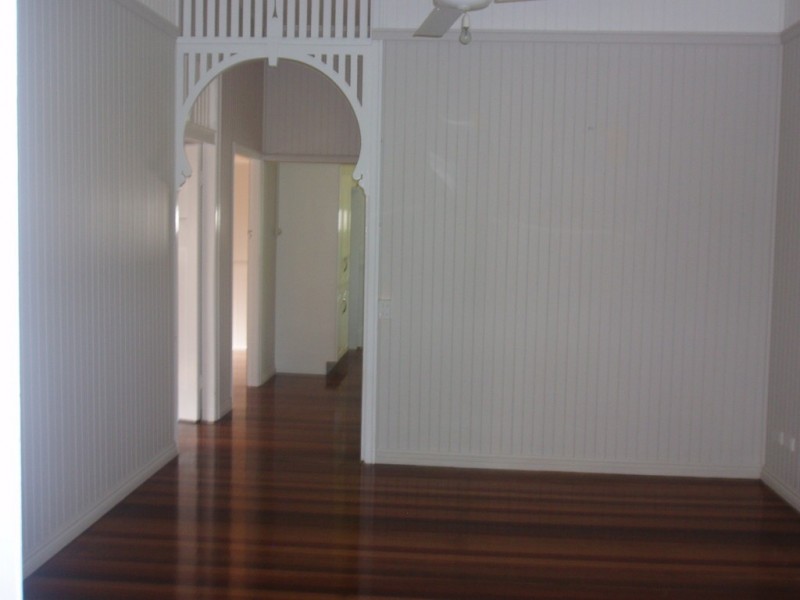 106 School Street, Pomona QLD 4568