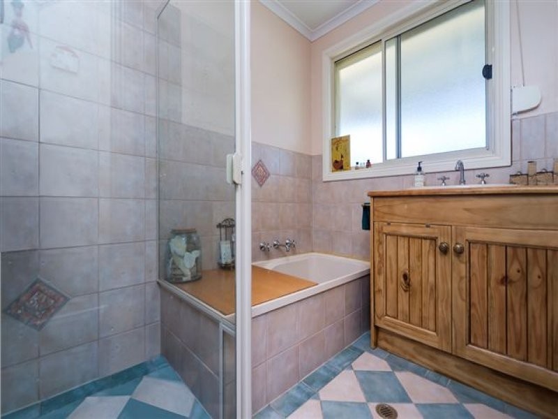 2 Hooper Rd, Tungkillo SA 5236