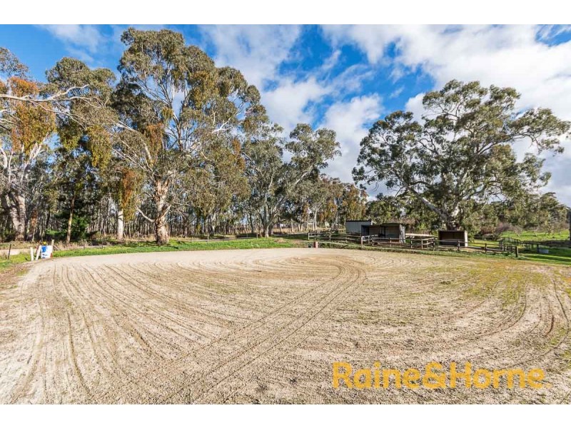 67 Peacocks Road South, Oakbank SA 5243