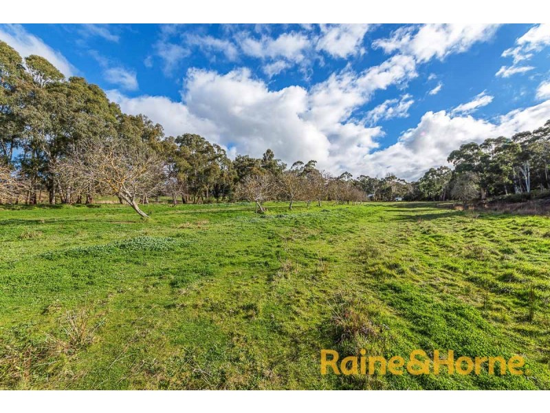 67 Peacocks Road South, Oakbank SA 5243