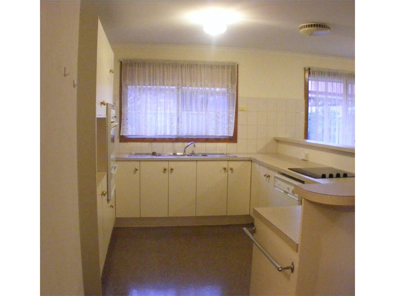 16 Elm Drive, Oakbank SA 5243