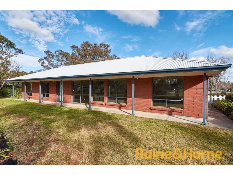 13 Peake Ct, Mount Barker SA 5251