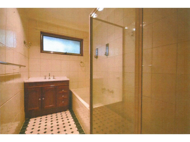 4 Adelaide Rd, Tungkillo SA 5236