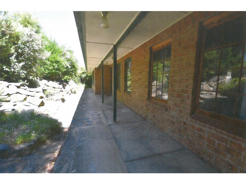 4 Adelaide Rd, Tungkillo SA 5236