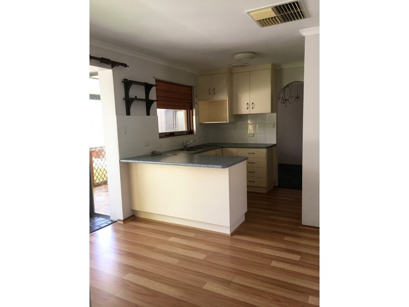 4 Adelaide Rd, Tungkillo SA 5236