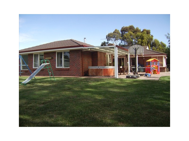 9 Allendale Grove, Woodside SA 5244