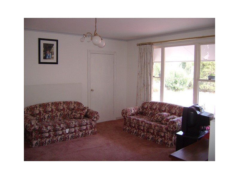 9 Allendale Grove, Woodside SA 5244