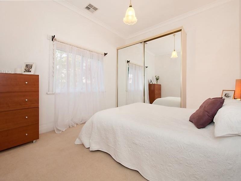 8 Wellington Road, Mount Barker SA 5251