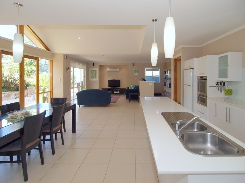 13 St Marks Drive, Woodside SA 5244