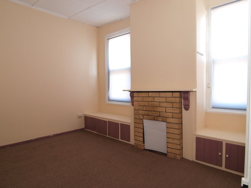 53 Main St / Onkaparinga Valley Rd, Woodside SA 5244