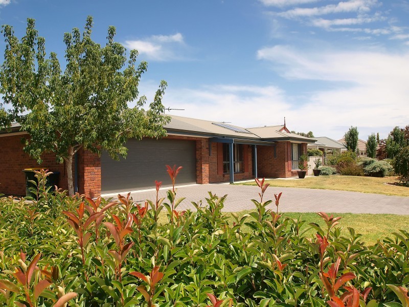 1 Oak Drive, Oakbank SA 5243