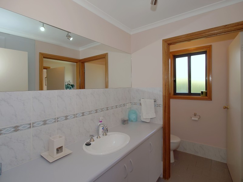 1 Oak Drive, Oakbank SA 5243