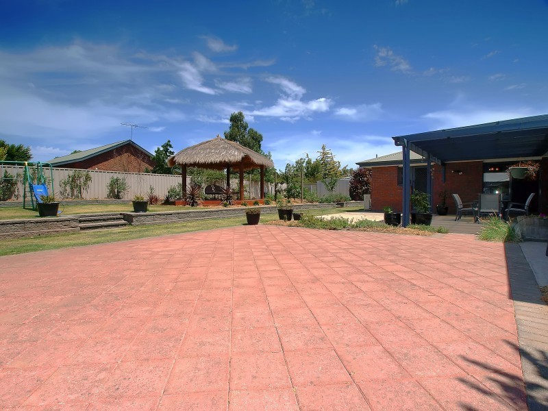 1 Oak Drive, Oakbank SA 5243