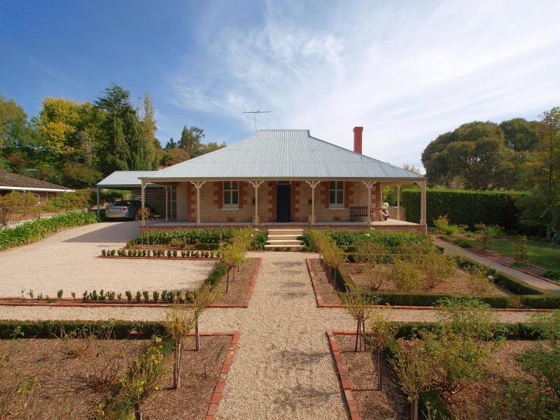 109 Mount Barker Road, Hahndorf SA 5245