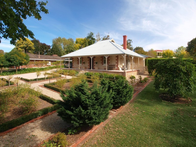 109 Mount Barker Road, Hahndorf SA 5245