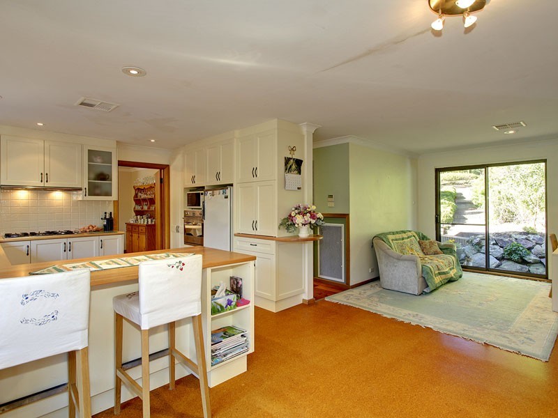 9 Hollidays Road, Summertown SA 5141