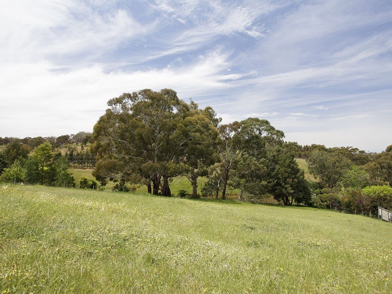 11 Totness Road, Hahndorf SA 5245