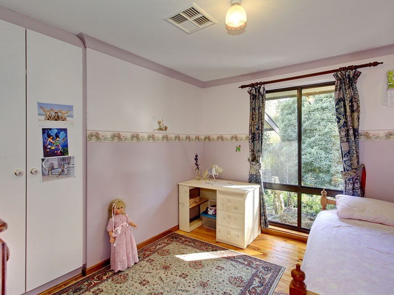 9 Hollidays Road, Summertown SA 5141