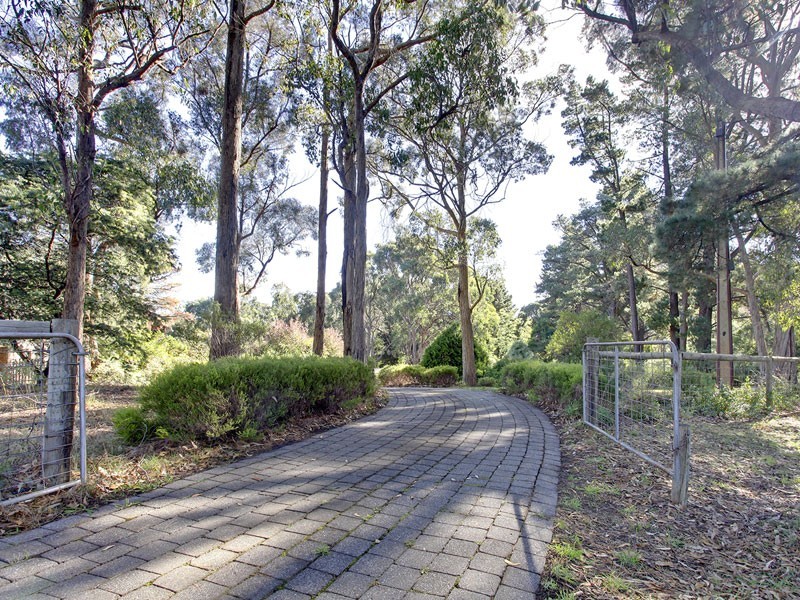 9 Hollidays Road, Summertown SA 5141