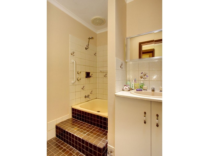 1 Bleeze Street, Birdwood SA 5234