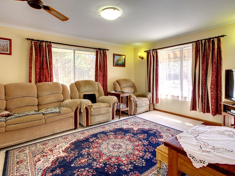 9 Oakwood Road, Oakbank SA 5243