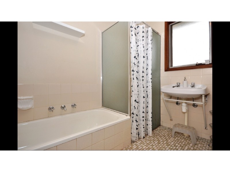 4 Alberg Avenue, Mount Barker SA 5251