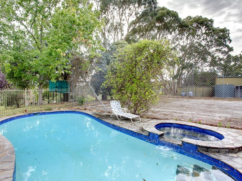 33 Sandow Road, Verdun SA 5245