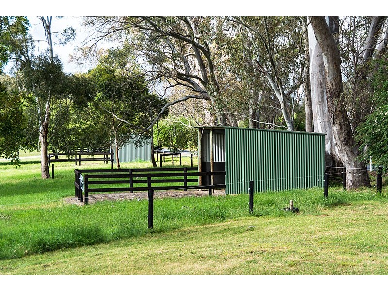 32 Beaumonts Road, Verdun SA 5245
