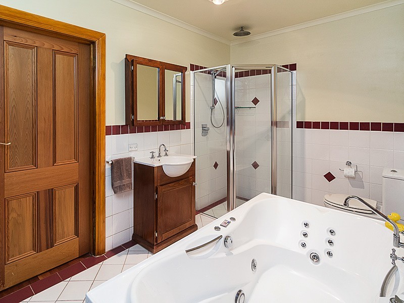 28 Elizabeth Street, Oakbank SA 5243