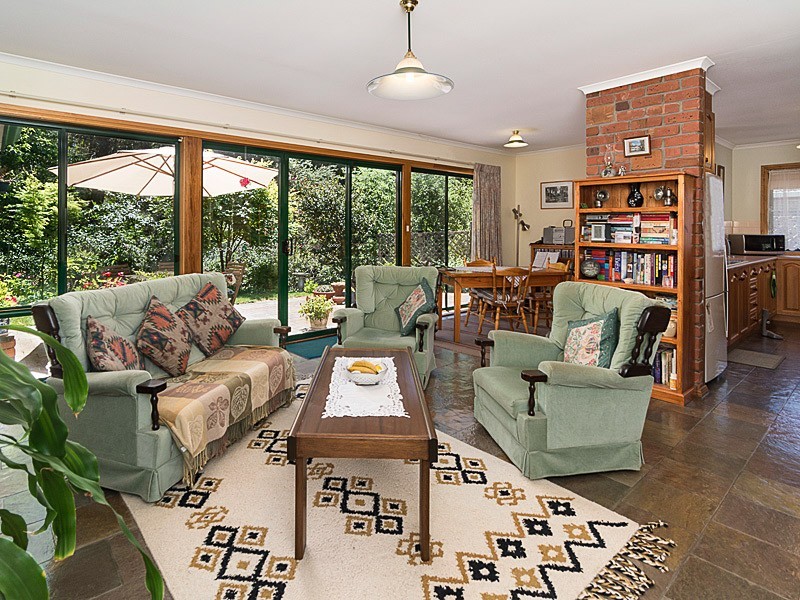 108 Cave Ave, Bridgewater SA 5155