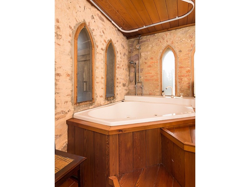 8 Robert Street, Woodside SA 5244