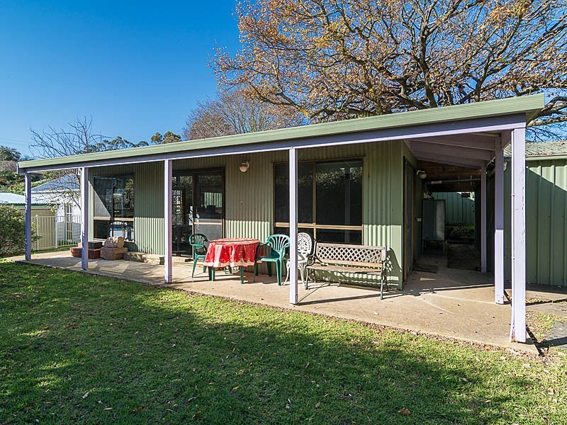 8 Robert Street, Woodside SA 5244