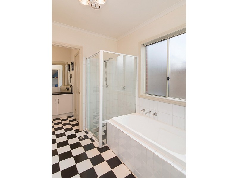 3 Oak Drive, Oakbank SA 5243