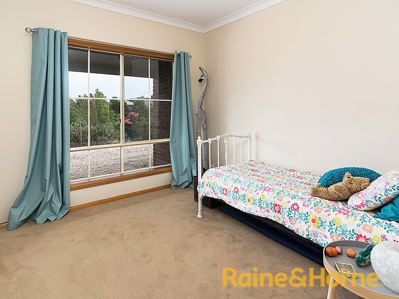 8 Dalmeny Drive, Mount Barker SA 5251