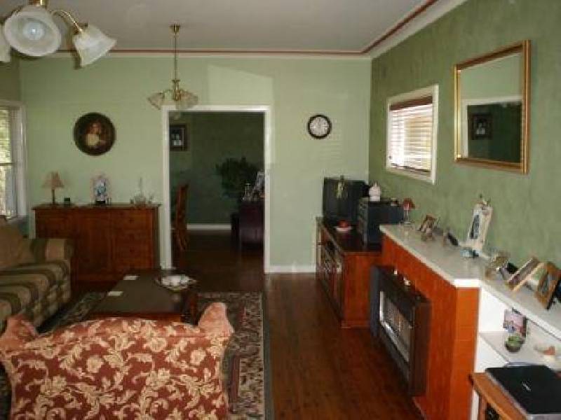 6 Tarella Road, Wentworth Falls NSW 2782