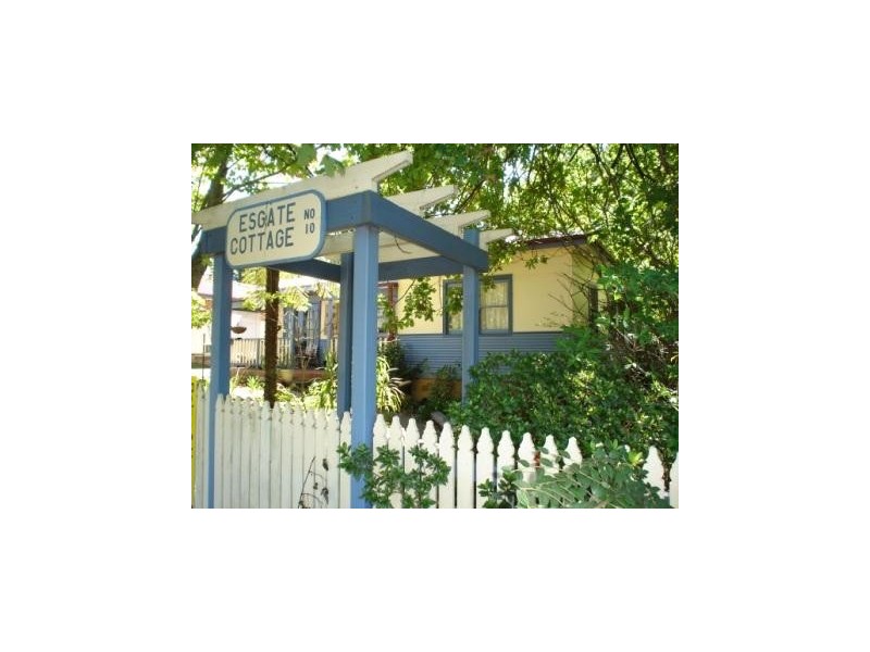 10 Cox Avenue, Wentworth Falls NSW 2782