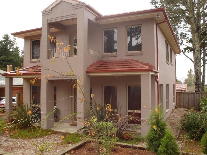 6 Pritchard St, Wentworth Falls NSW 2782