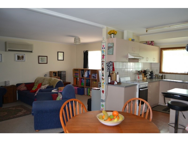 9 PFITZNER STREET, Tumby Bay SA 5605