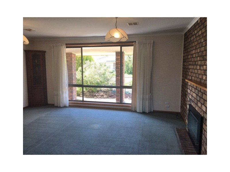 10 Walter Street, Cummins SA 5631