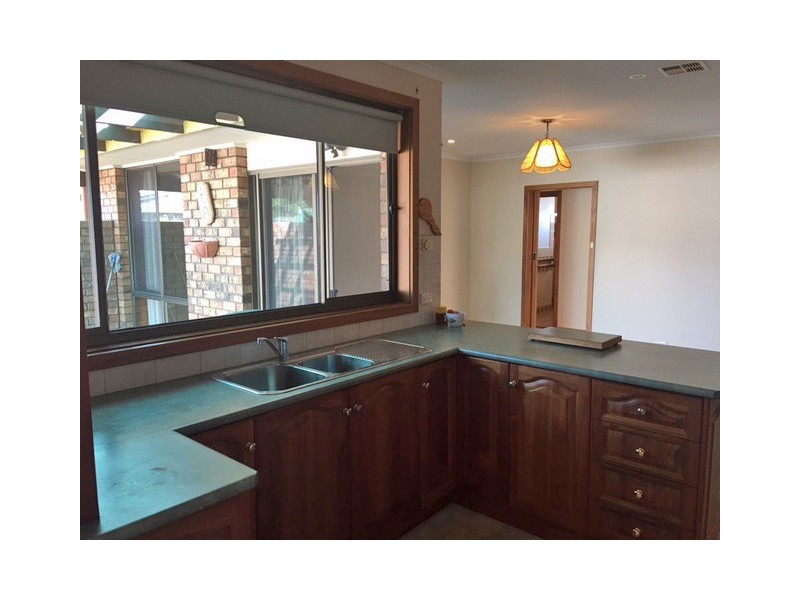 10 Walter Street, Cummins SA 5631