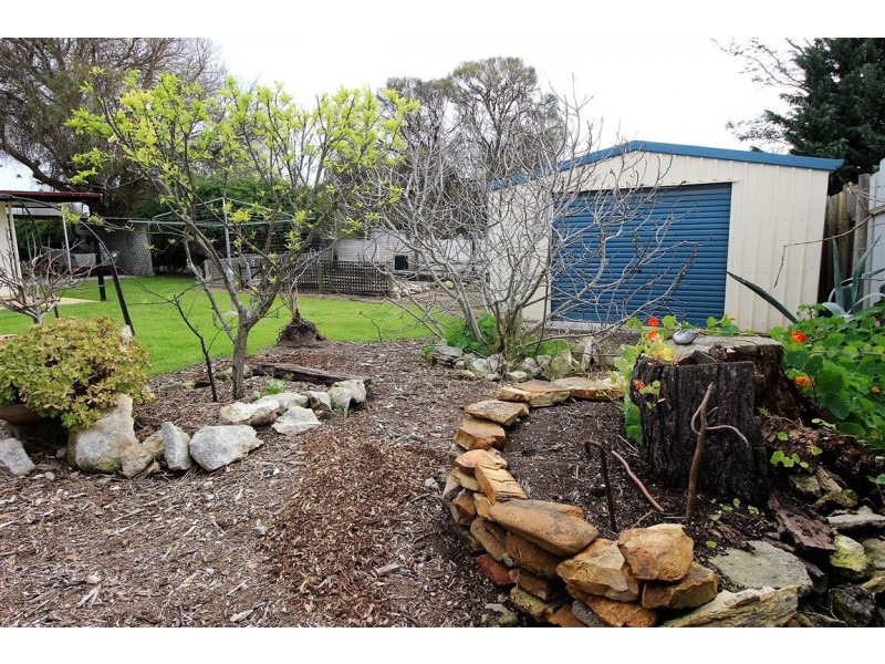 18 Flinders Avenue, Coffin Bay SA 5607